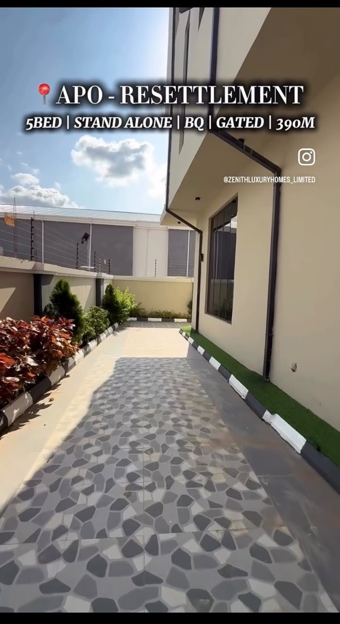 5-Bedroom Detached-Duplex Apo Resettlement photo 7