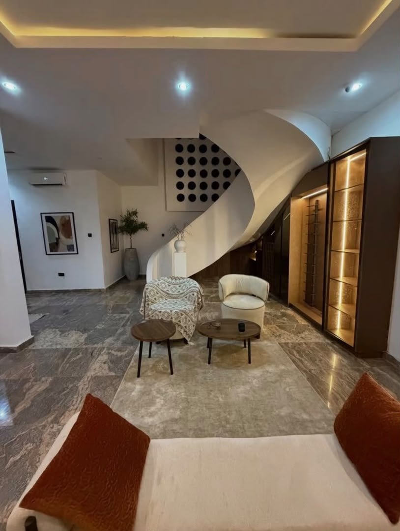Furnished 5-Bedroom Detached-Duplex Life Camp photo 4