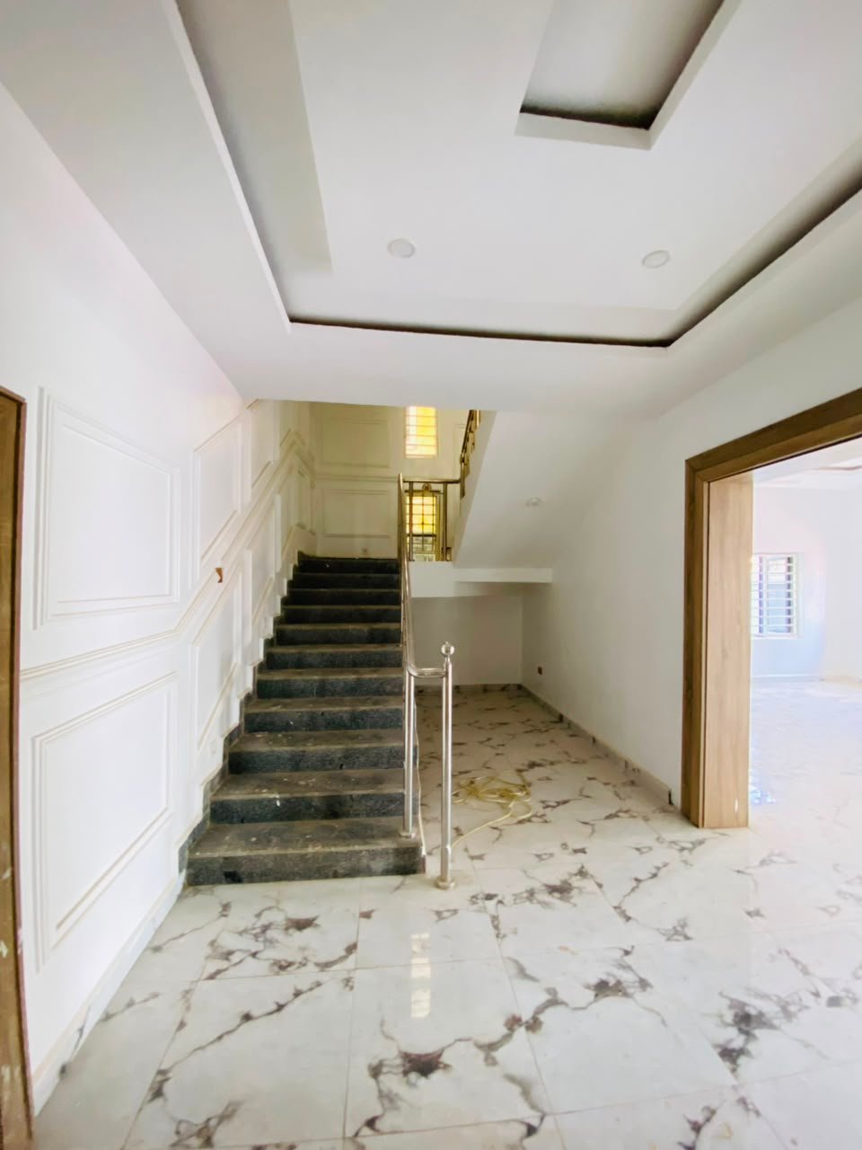 5-Bedroom Detached Duplex in Sabon-Lugbe photo 9