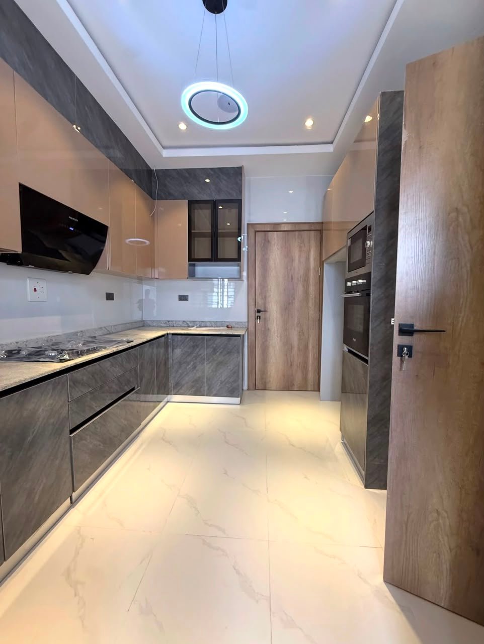 4-Bedroom Terrace in Guzape photo 3
