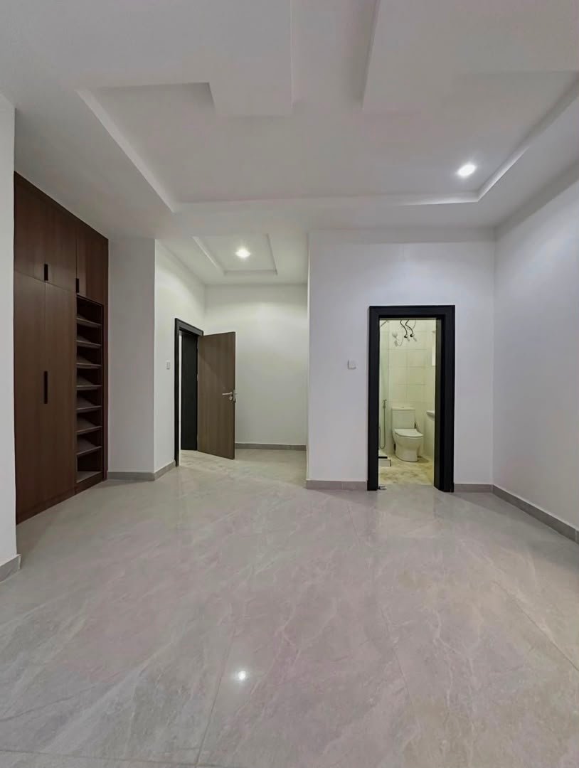3-Bedroom Apartment in Guzape photo 7