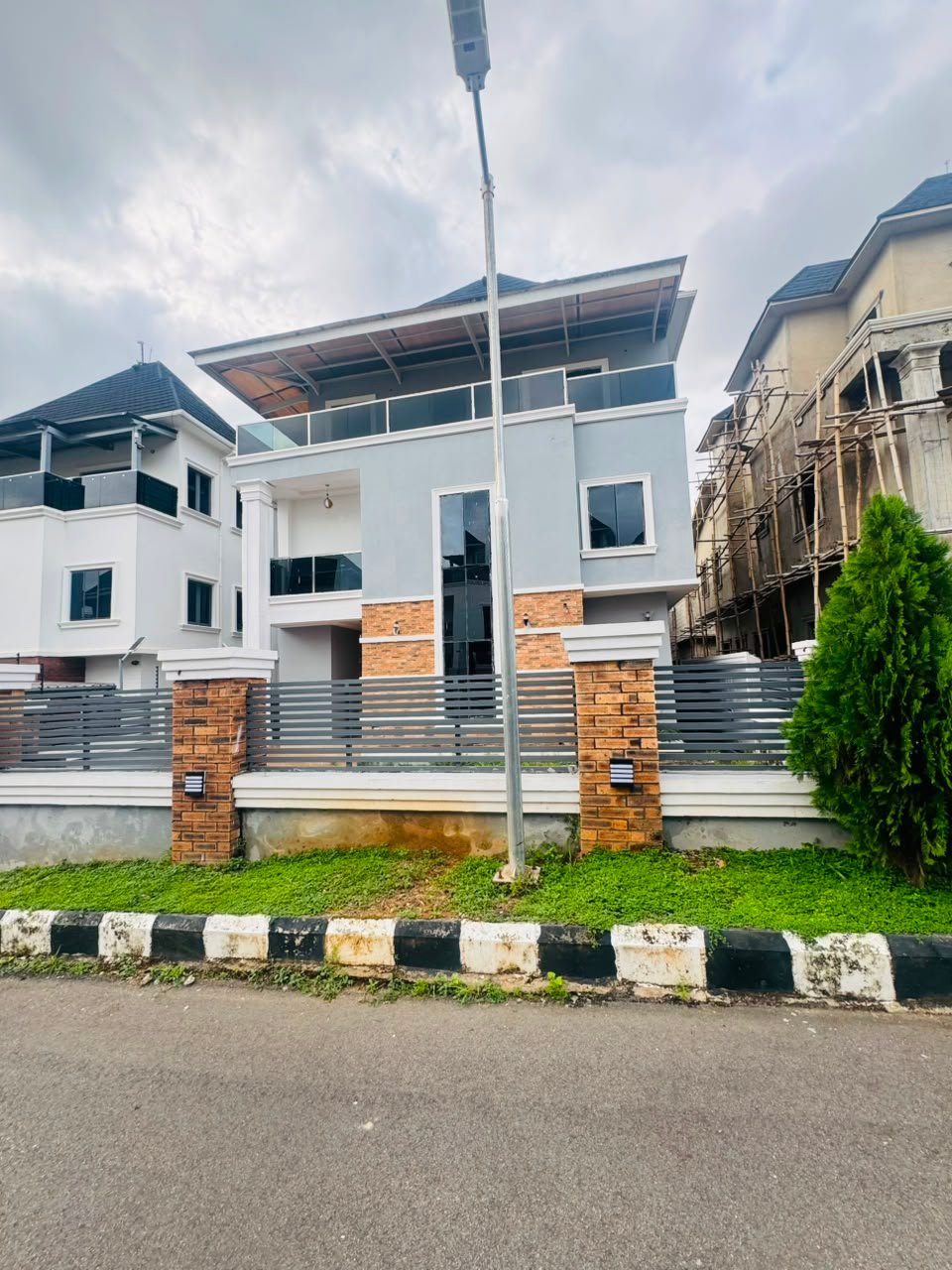 5-Bedroom Detached Duplex in Sabon-Lugbe