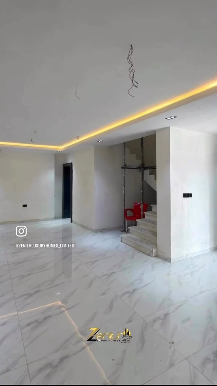 4-Bedroom Terrace Duplex photo 3