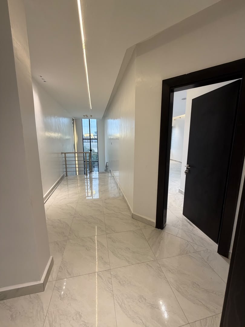 Luxury Smart 4-Bedroom Terrace Wuye photo 9