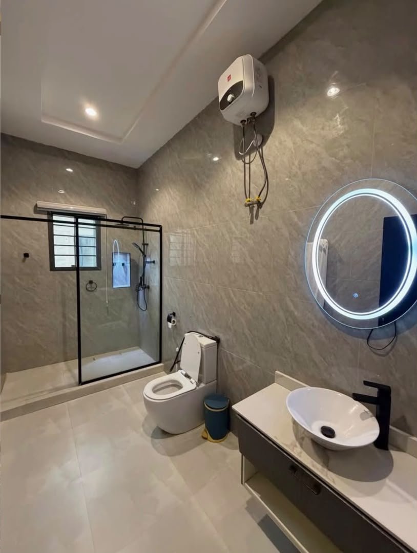 Furnished 5-Bedroom Detached-Duplex Life Camp photo 20