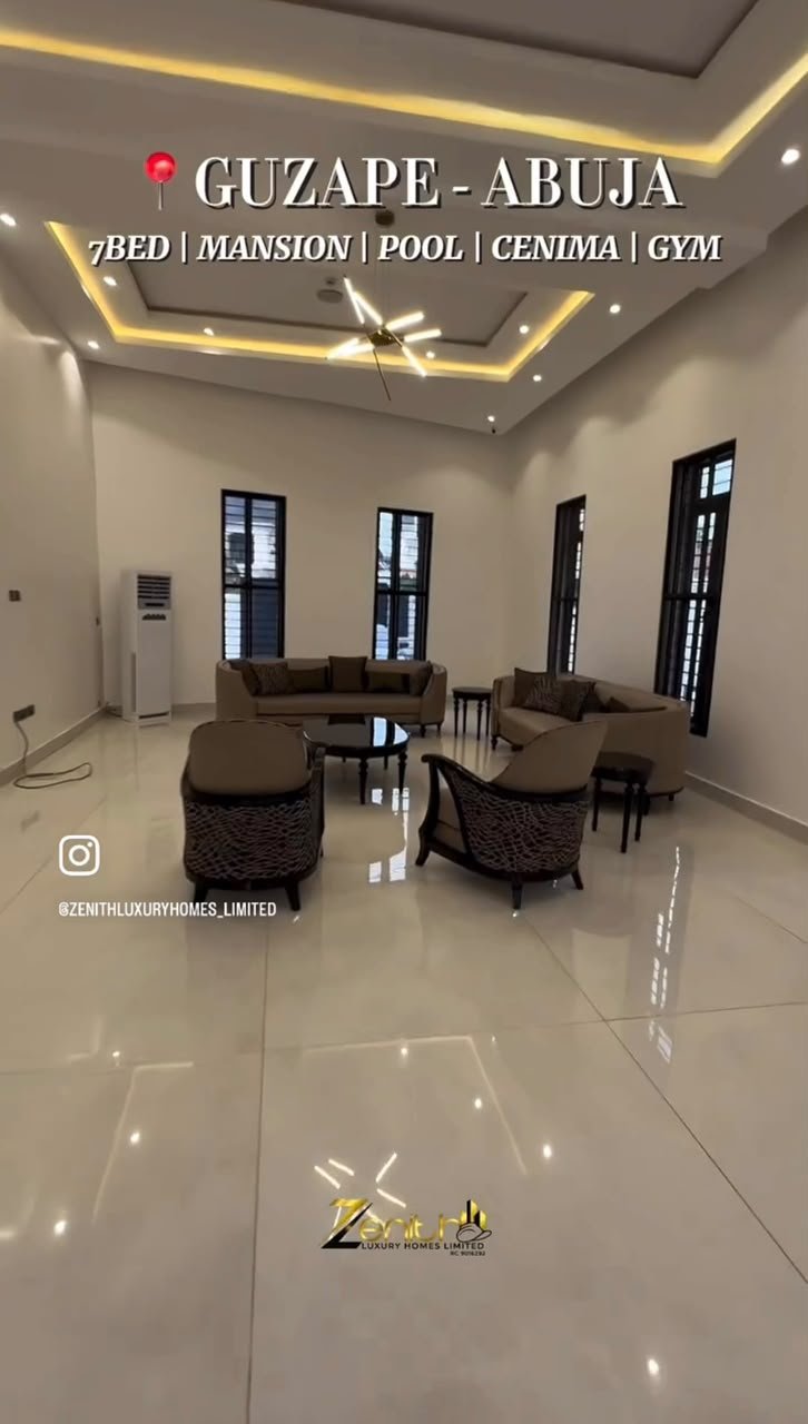 7-Bedroom Luxury Mansion photo 15
