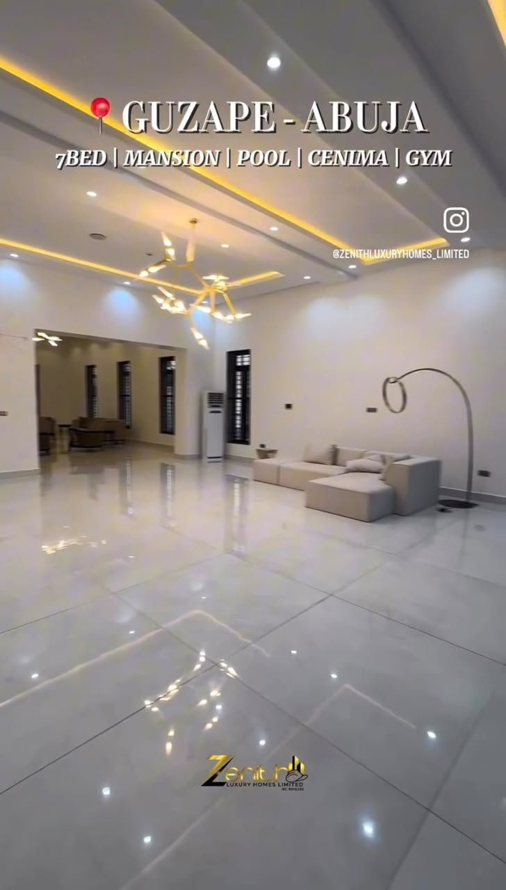 7-Bedroom Luxury Mansion photo 2