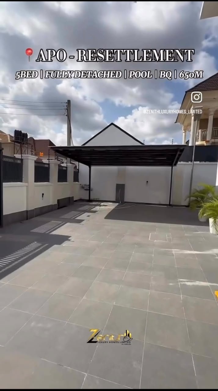 5-Bedroom Detached Duplex photo 3