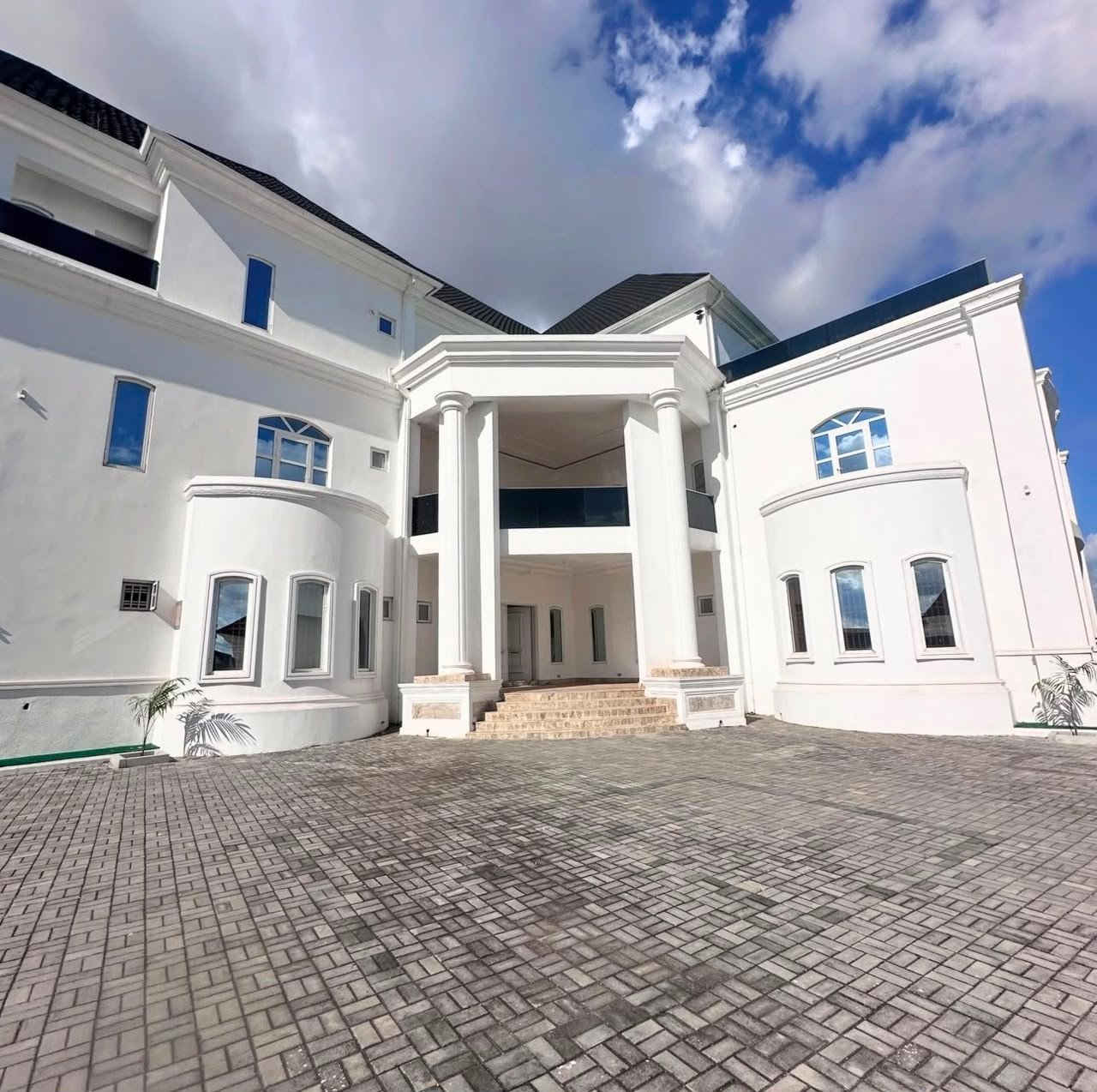 17-Bedroom Detached-Duplex in Asokoro photo 3