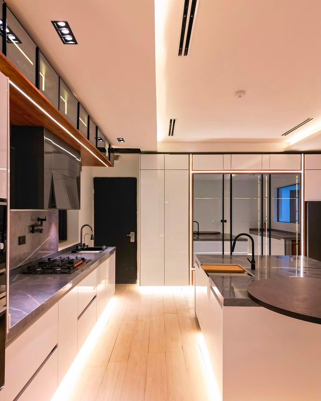 4-Bedroom Maisonette Penthouse in Wuye photo 9