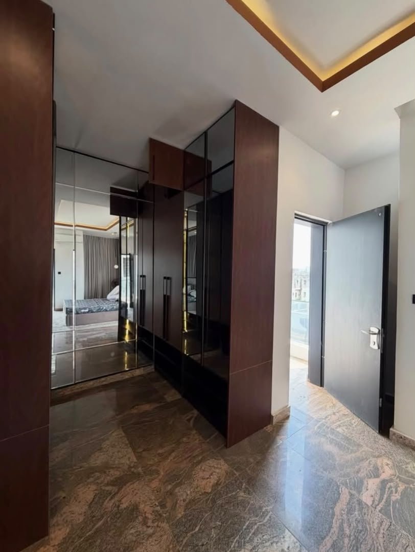 Furnished 5-Bedroom Detached-Duplex Life Camp photo 15
