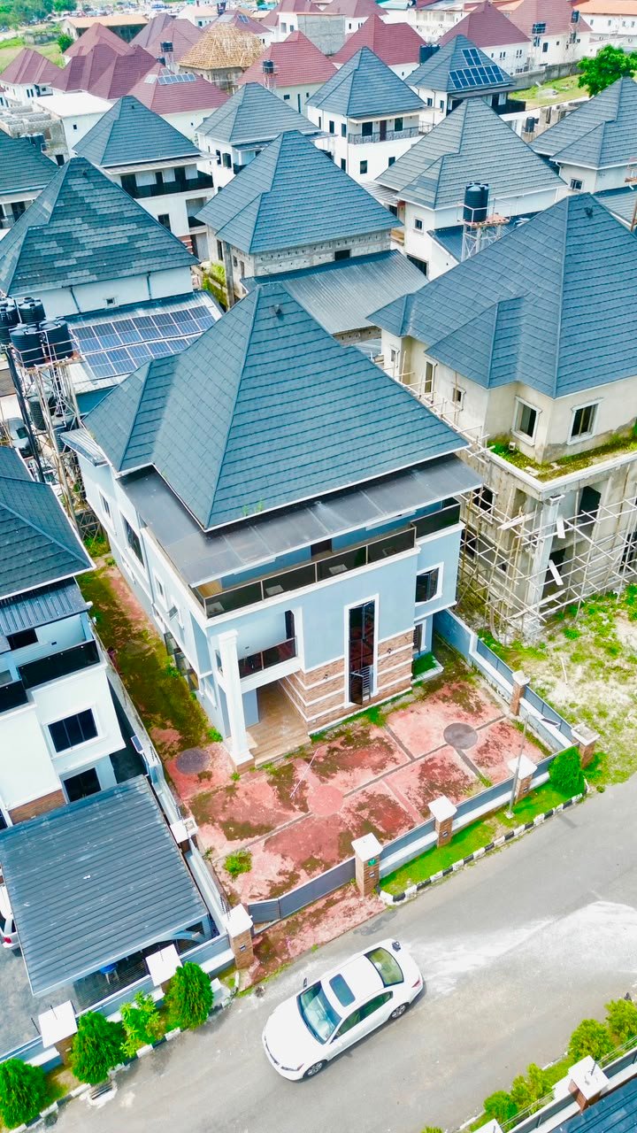 5-Bedroom Detached Duplex in Sabon-Lugbe photo 12