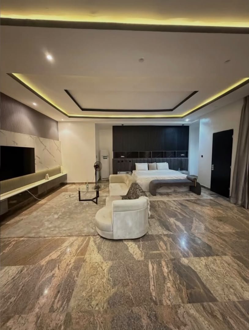 Furnished 5-Bedroom Detached-Duplex Life Camp photo 13