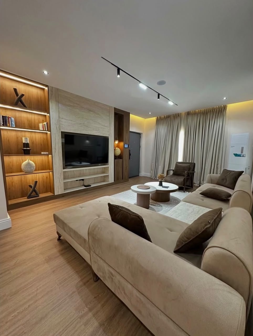 Furnished 3-Bedroom Apartment Jahi photo 7