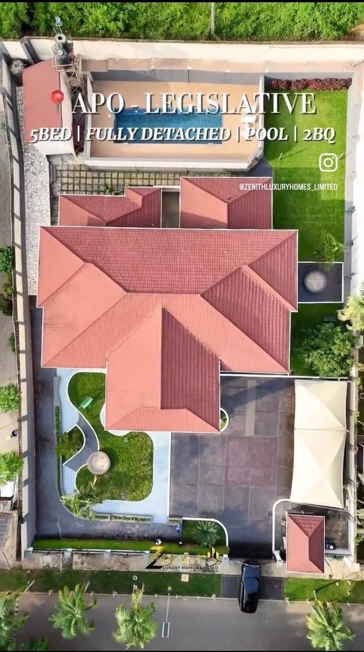 5 Bedroom Duplex with 2-Bedroom BQ photo 6
