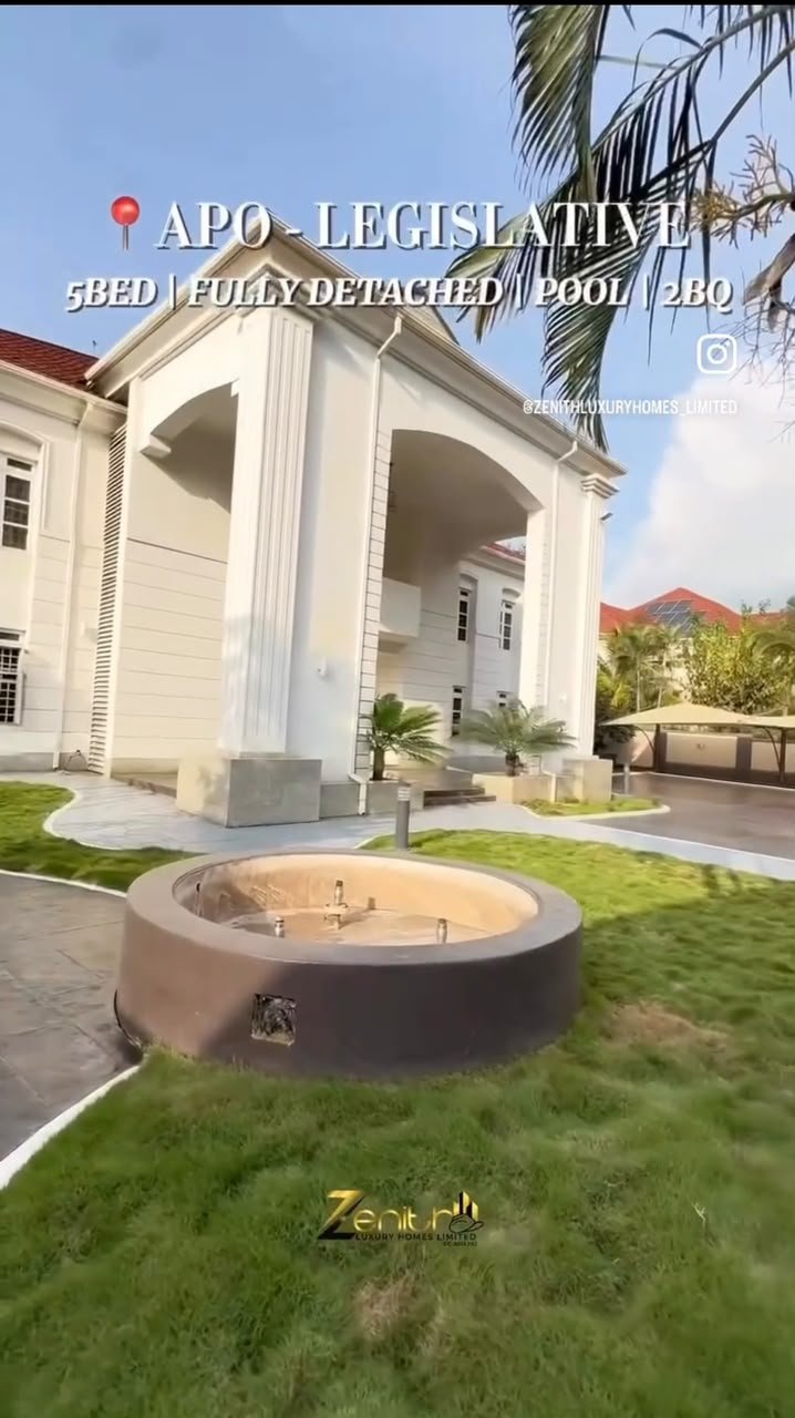 5 Bedroom Duplex with 2-Bedroom BQ photo 7