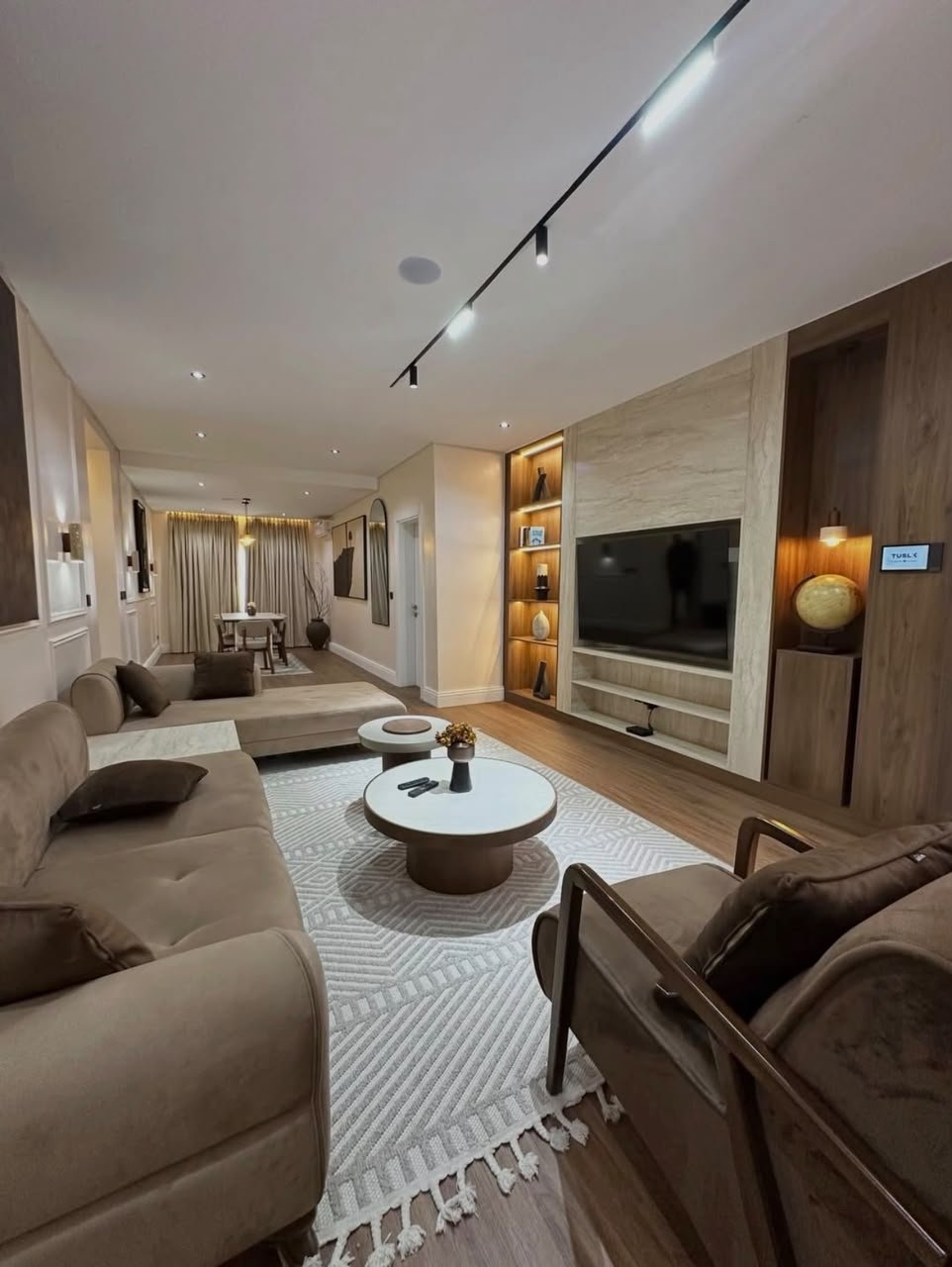 Furnished 3-Bedroom Apartment Jahi photo 3