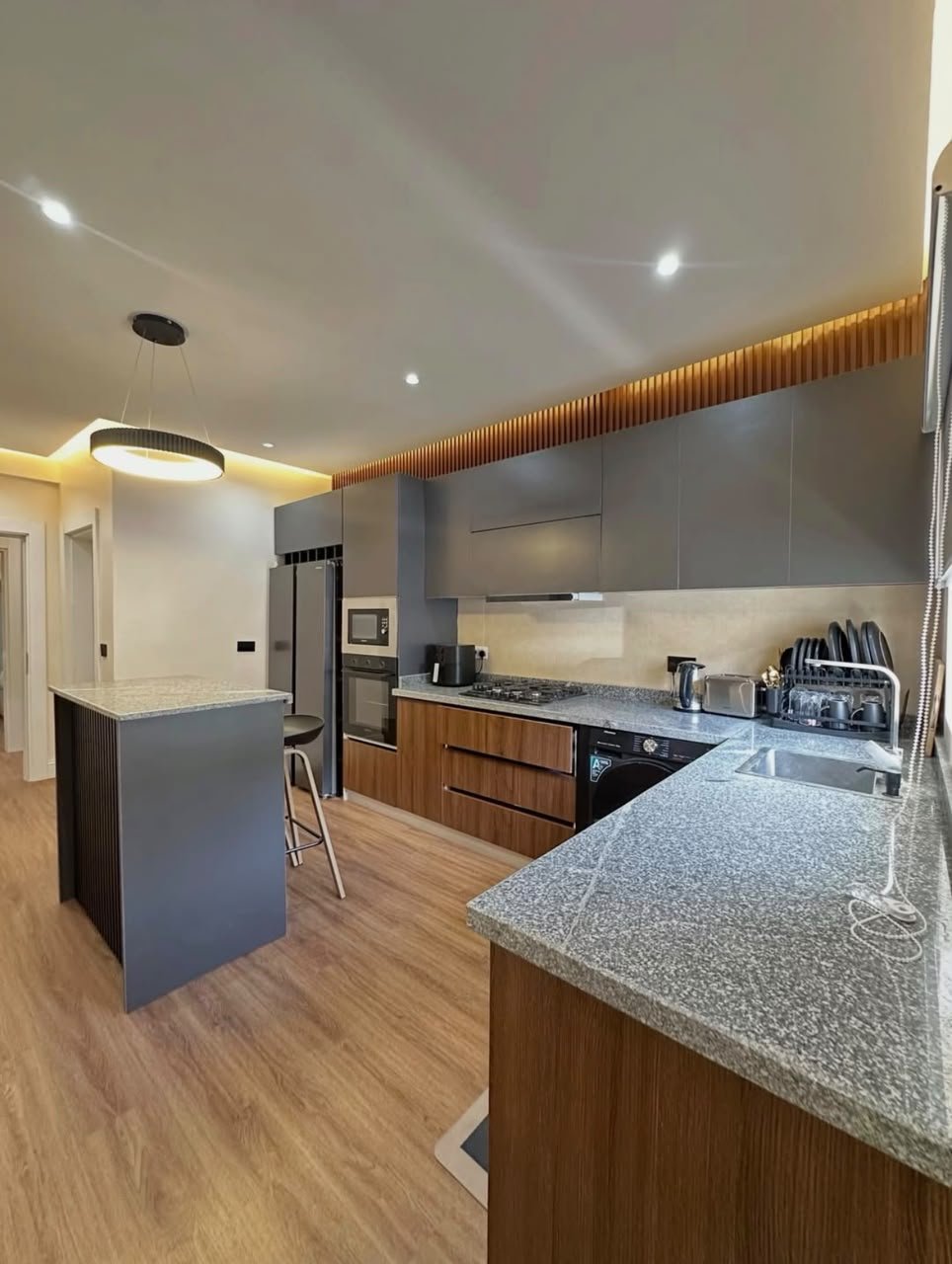 Furnished 3-Bedroom Apartment Jahi photo 6